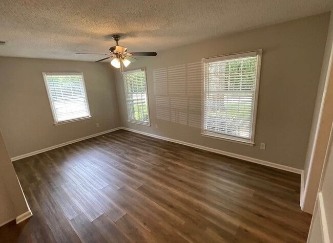 Photo - 10437 White Pine Rd