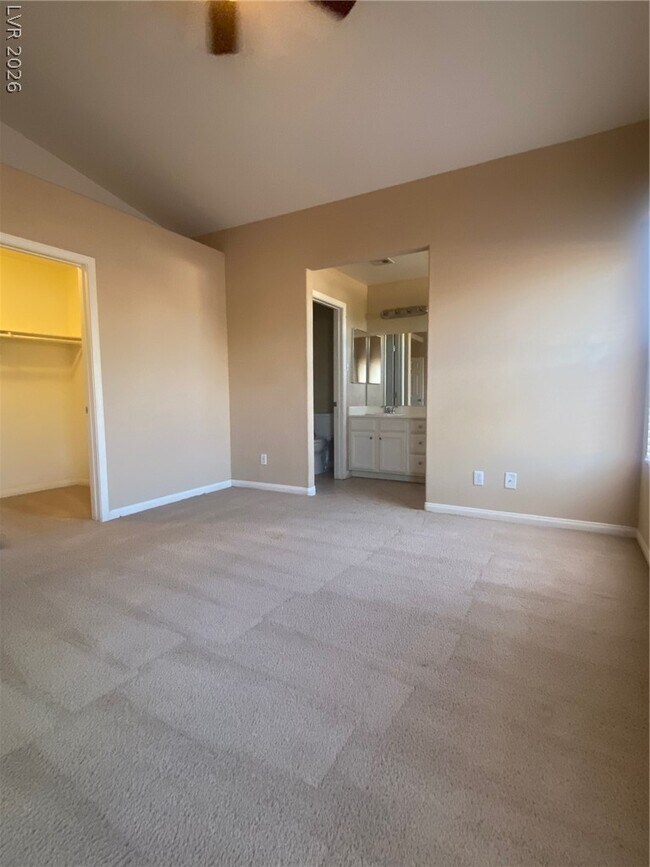 5010 Paradise Harbor Pl
