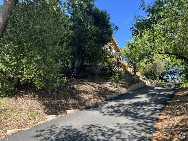 Building Photo - 5760 Colodny Dr Rental