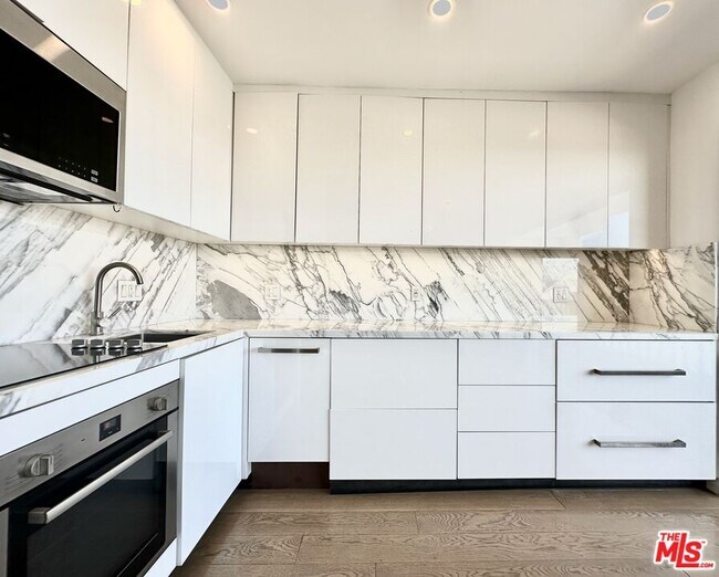 Photo - 999 N Doheny Dr Unidad 1005