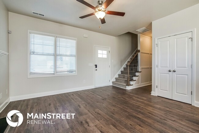 Photo - 187 Day Lily St