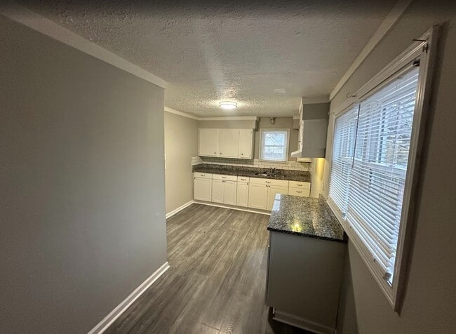 Photo - 3453 Boulevard Pl