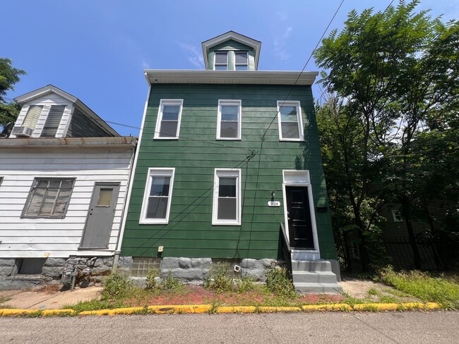 Building Photo - Pittsburgh - 3 Bedroom 1.5 Bathroom - For ... Rental