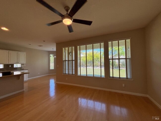 Photo - 505 Marianna Pl