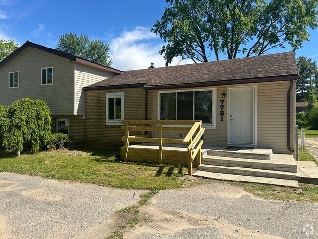 Building Photo - 7721 Visger Ave Rental