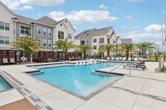 Building Photo - The Southerly at Orange City Rental