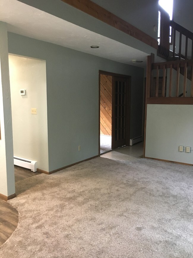 Living room - 1209 E 4th St Unit 1