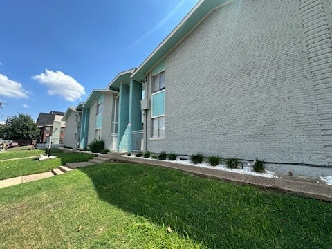 Monarch Court