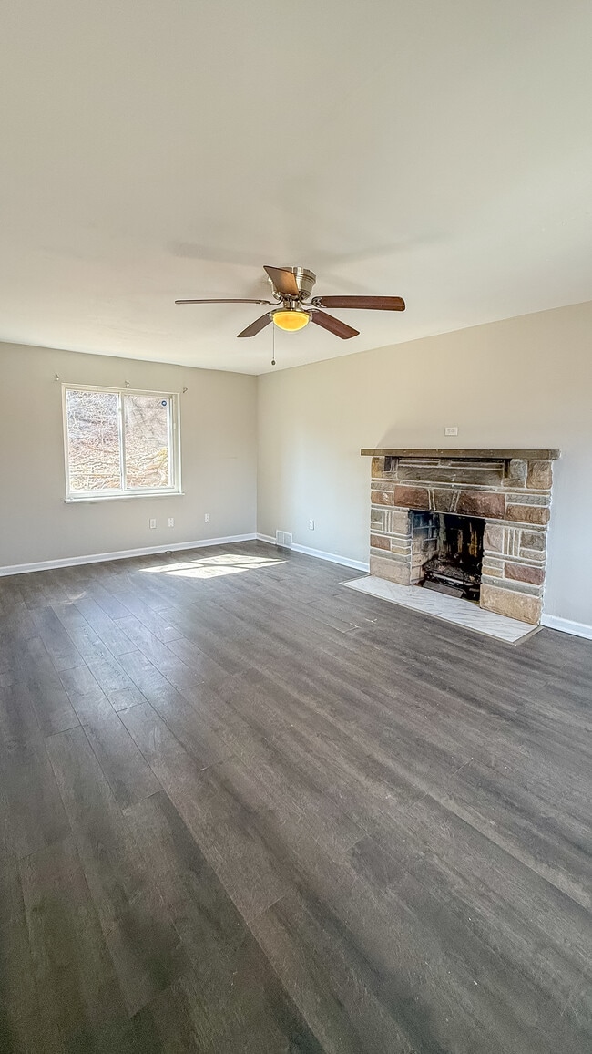 Building Photo - 2019 Fairlawn st