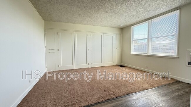 Building Photo - 1211 George Washington Way Unit 47