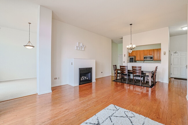 1739 Tudor Ln