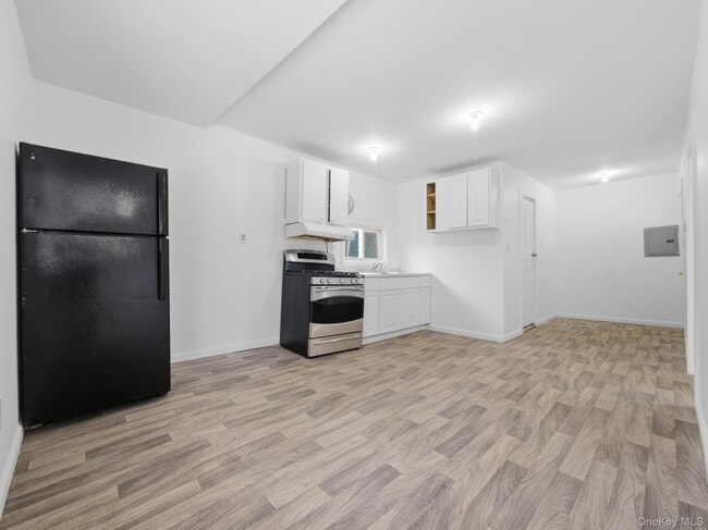 Photo - 19 E Castle Ave