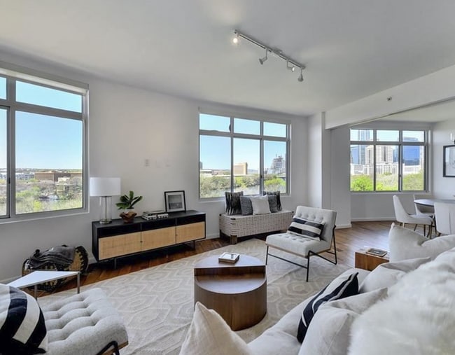 Photo - 54 Rainey St Unit 105.422