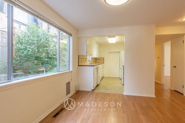 Photo - 615 Main St Unit B