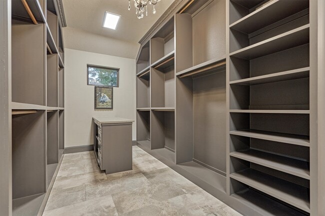 Photo - 39 Wycliffe Dr