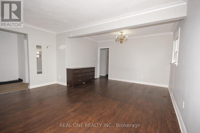 Photo - 157 Shropshire Dr