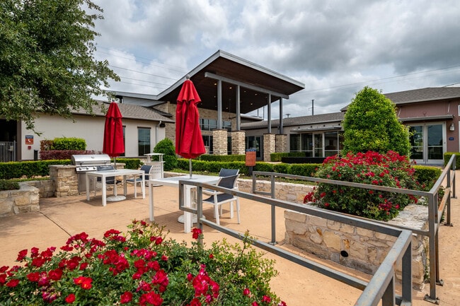 Villas on the Hill apartments — community photo