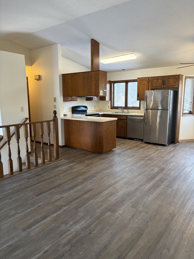 Photo - 1020 Benedict Dr