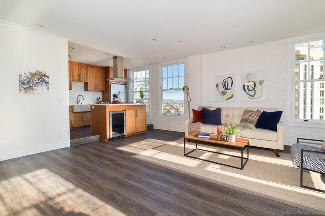 Photo - 702 Ash St Unidad 1103