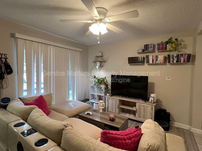 Photo - 303 Newcastle Dr