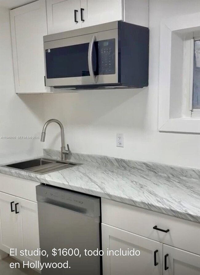 Building Photo - 651 N 73rd Ave Unit Studio