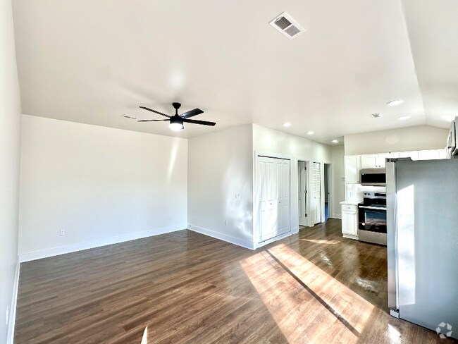 Building Photo - 1215 Corporate Dr Rental