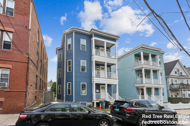 Building Photo - 47 Brackett St Unit 2 Rental