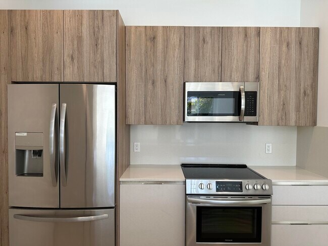 Photo - 815 NE 17th Ave