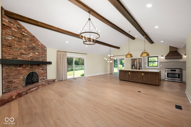 Photo - 910 Williamsburg Ln
