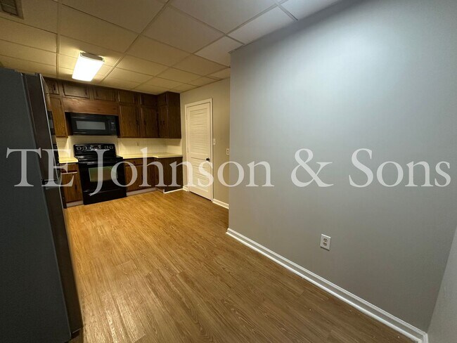 Photo - Two Bedroom Condo Convenient To WFU