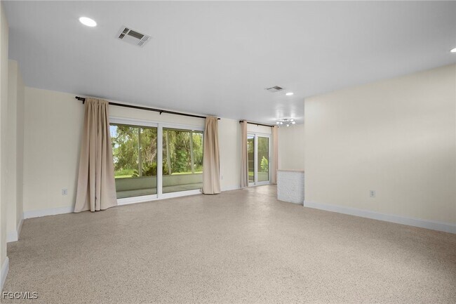 Photo - 4261 Lagg Ave