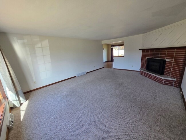 Photo - 1798 Chateau Dr