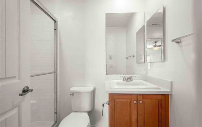 Photo - 14925 Shoreham St