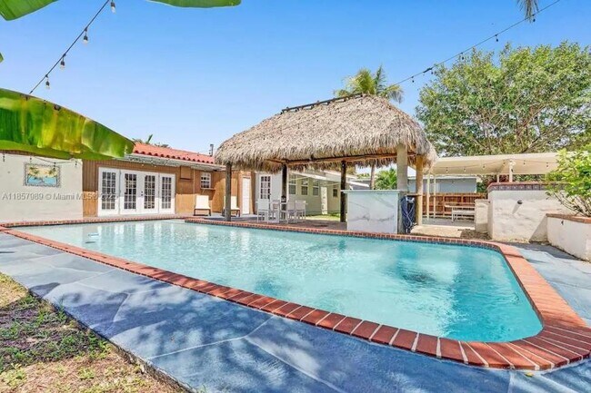 Building Photo - 4 bedroom in Dania Beach FL 33004 Rental