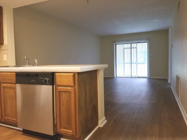 Photo - *MUST SEE* Southside Condo with Pool