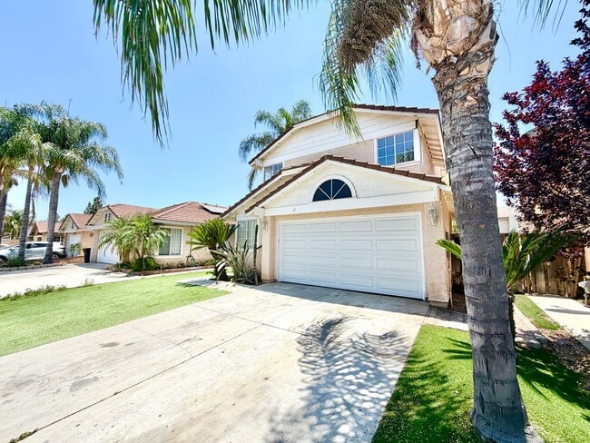 Photo - Open-Concept 3 Bedroom 2.5 Bathroom Home with Soaring Ceilings & Spacious Backyard