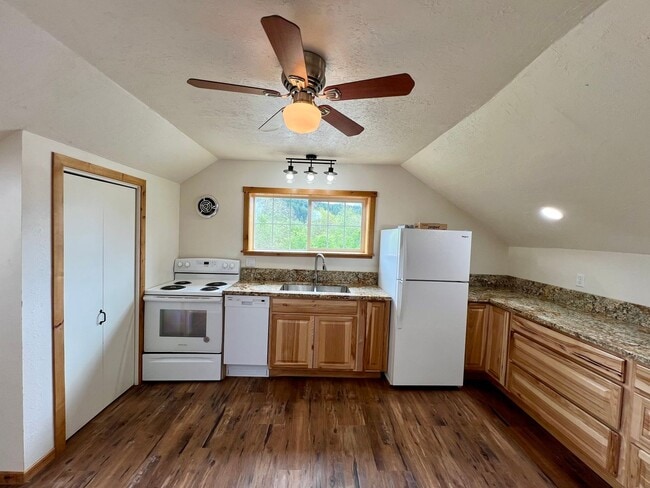 Photo - Charming Barn-Style 1BD/1BA – Country Setting