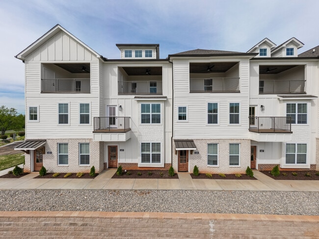 Building Photo - 1439 Spring Pointe Ln