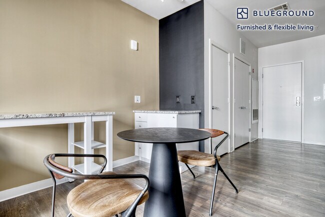 5 Glassworks Ave Unit SI FL1-ID863