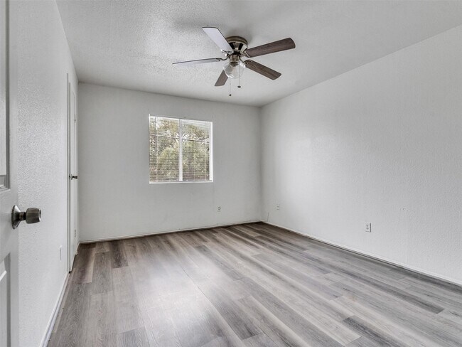 Photo - 12658 Ashford Meadow Dr Unidad D