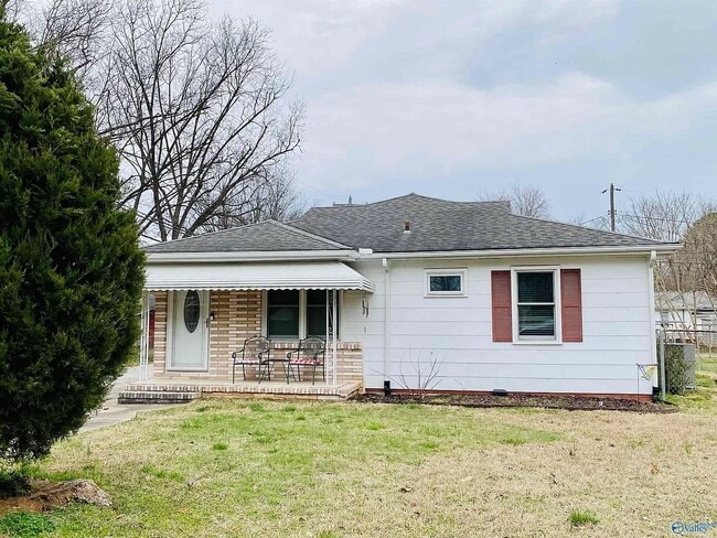 Building Photo - 1204 19th Ave SE