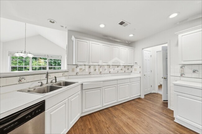 2528 Howell Farms Way NW