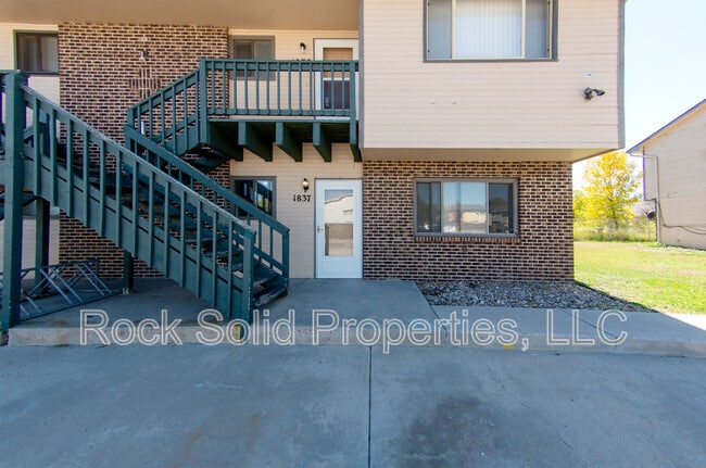 Photo - 1833 Edgewater Ave