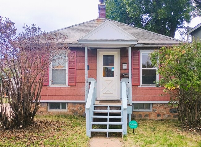 Building Photo - 305 E 25th St