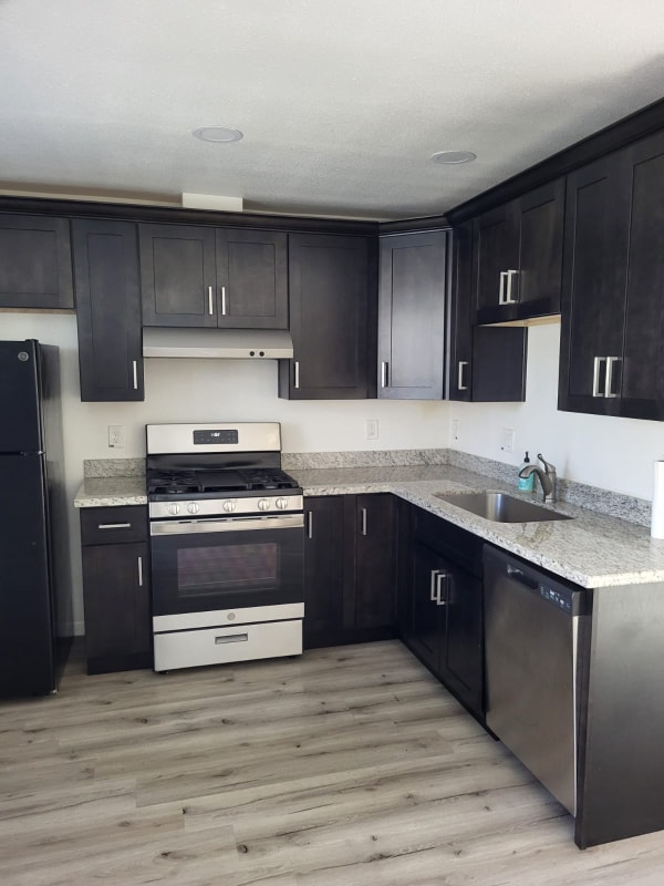 Photo - 2946 Taylor Way