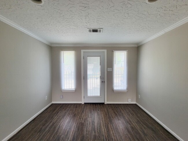 Photo - 3416 Europa St