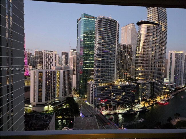 Photo - 500 Brickell Ave Unit 3105