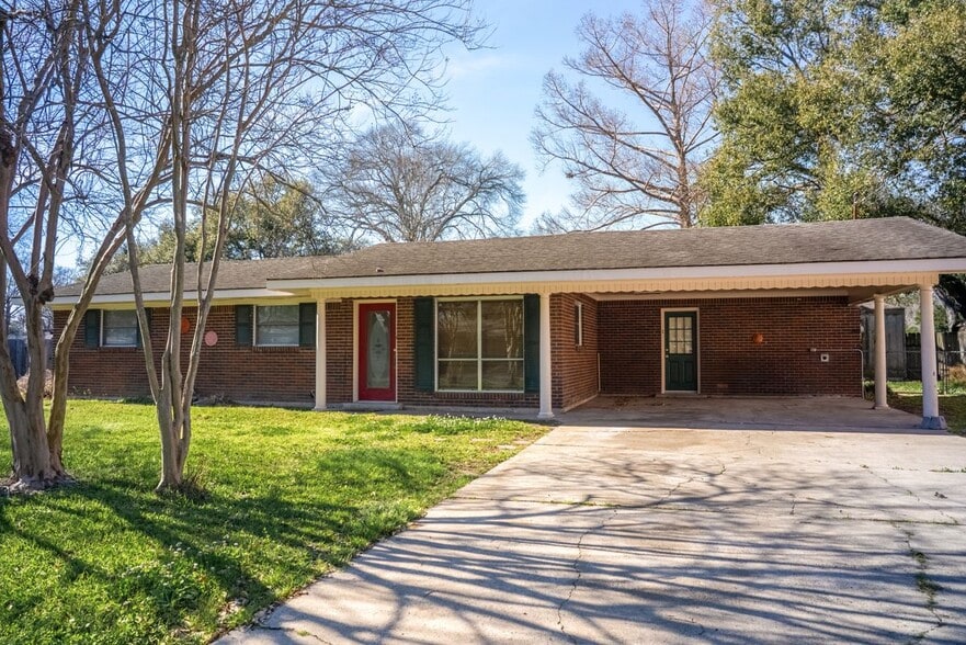 213 Birch Dr