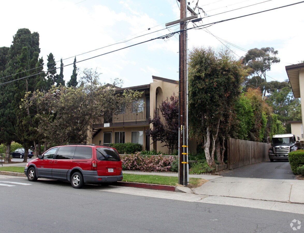 Parkview Apartments - Parkview Apartments