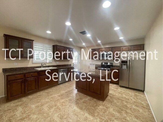 Spacious Open Concept 3 bedroom, 2 bath Home in Tempe AZ.